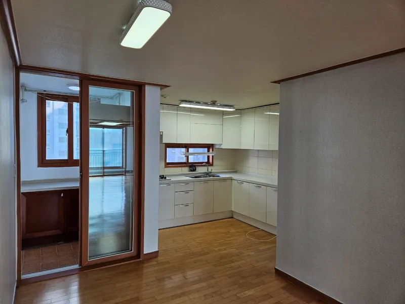 [Gwanak, Seoul] 40 pyeong apartment, 4 large rooms, 1 large living room 26