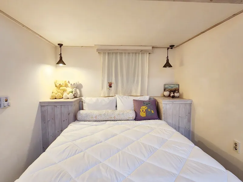 [Namhae] A pool villa accommodation with a wide-open ocean view and charming, fairytale-like decor. 8