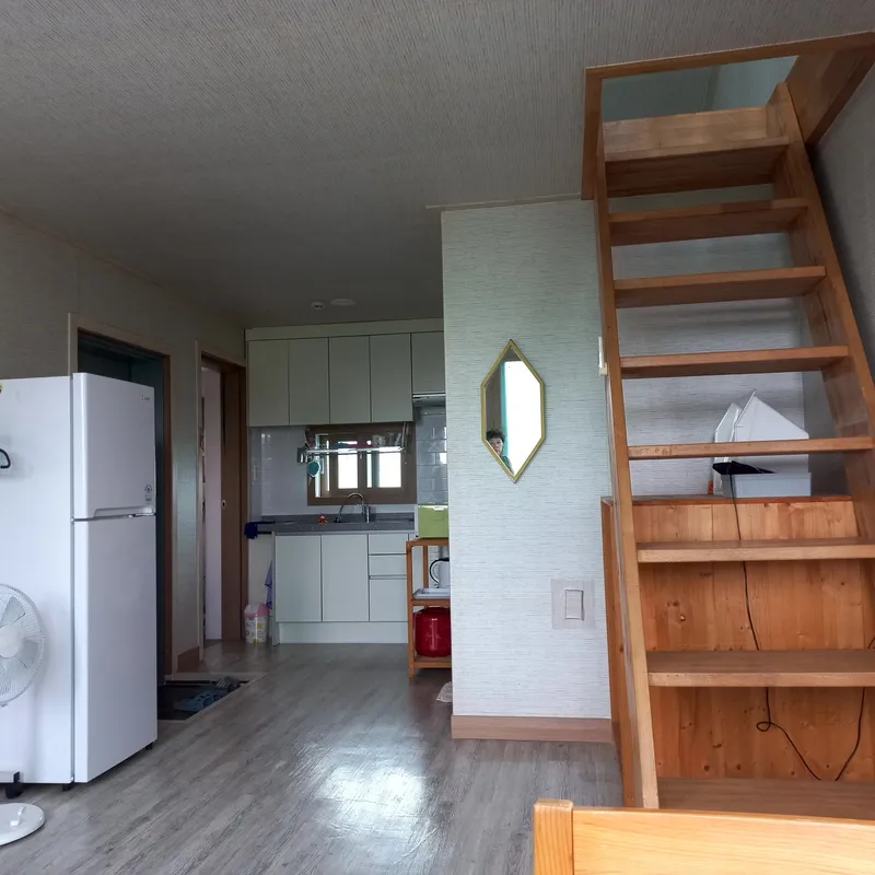 [Pyoseon, Seogwipo] 201, a country house full of humanity in a palm tree forest by the sea 15
