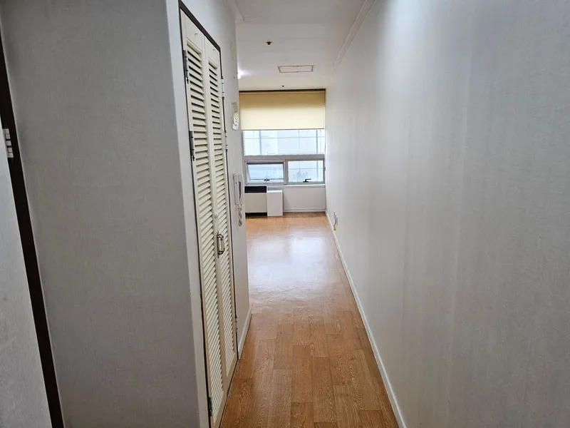 [Suwon][Suwon Yeongtong A] Yeongtong Station Officetel Fully Furnished 5
