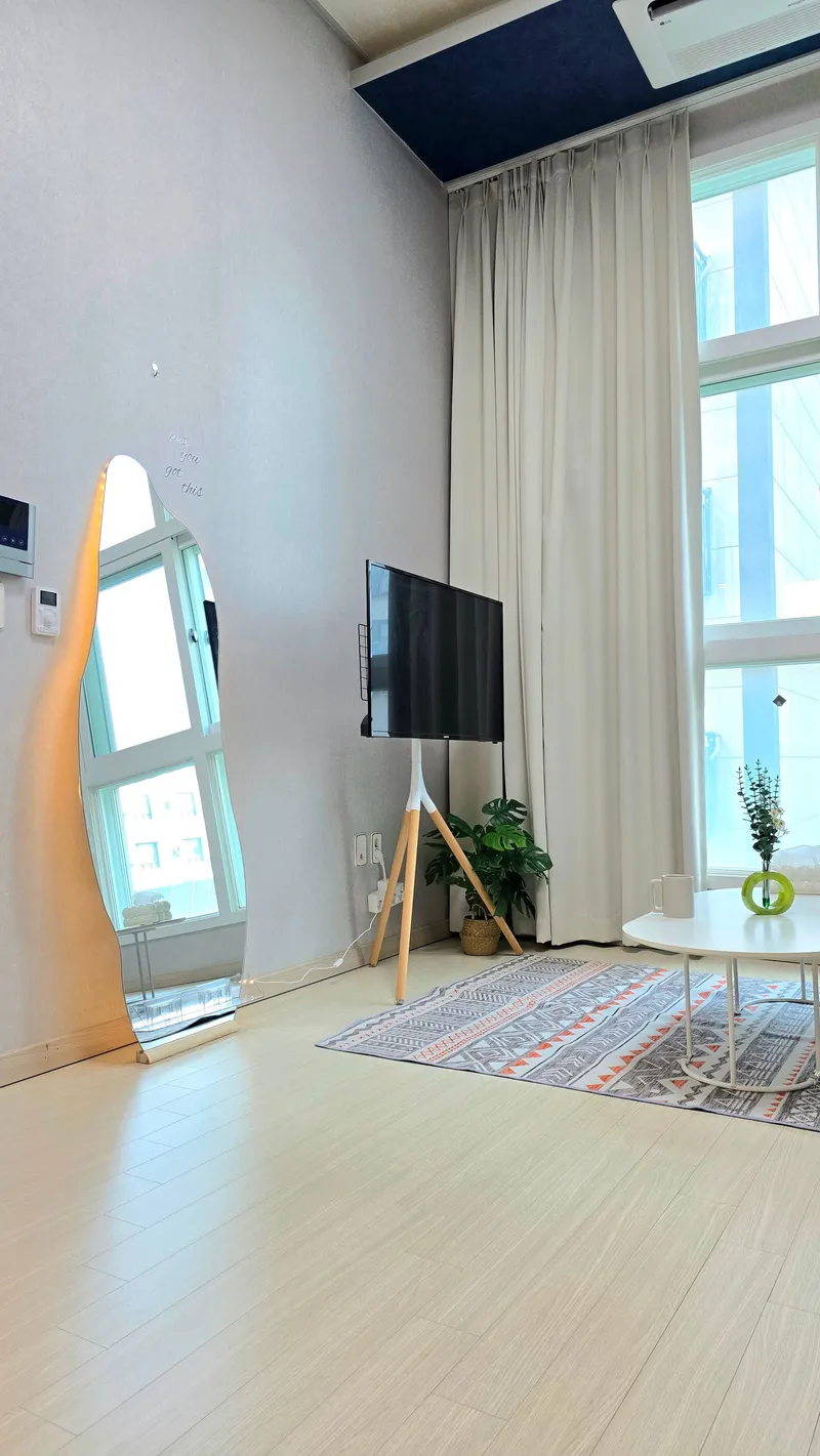 [Gangseo, Seoul] Stay for single life with high ceiling and glass windows 16