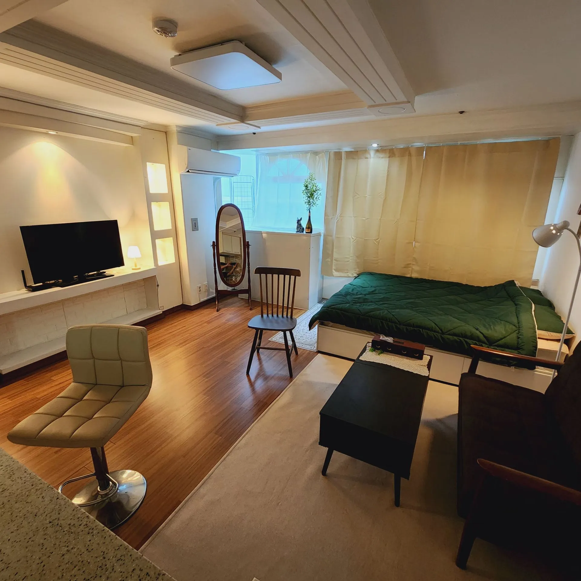 Bongmyeong-dong 4-Min Station Studio