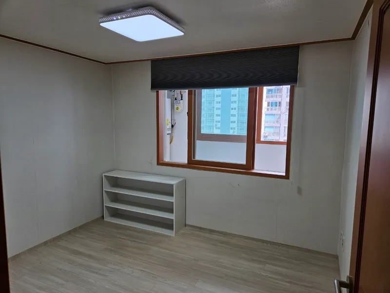 [Gwanak, Seoul] 40 pyeong apartment, 4 large rooms, 1 large living room 7