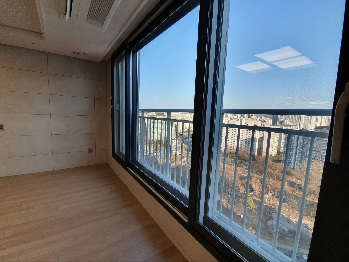 Gyeonggi Yongin walkable Apartment 3BR & sleeps 6 Shinbundang Line Seongbok Station Yongin Suji New Apartment 34 Pyeong, Bbaeng View, Lotte Mall Cover Photo
