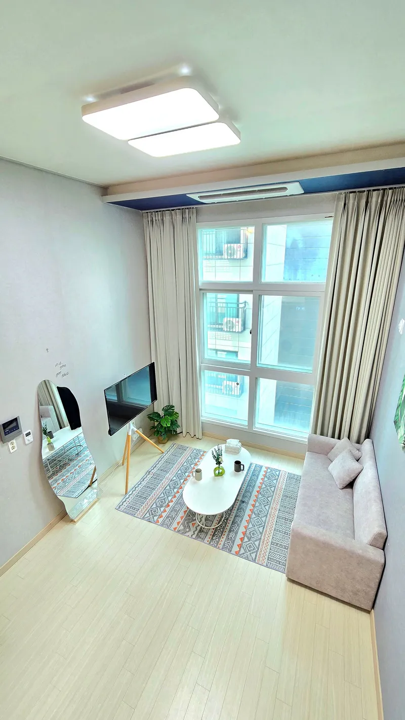 [Gangseo, Seoul] Stay for single life with high ceiling and glass windows 12