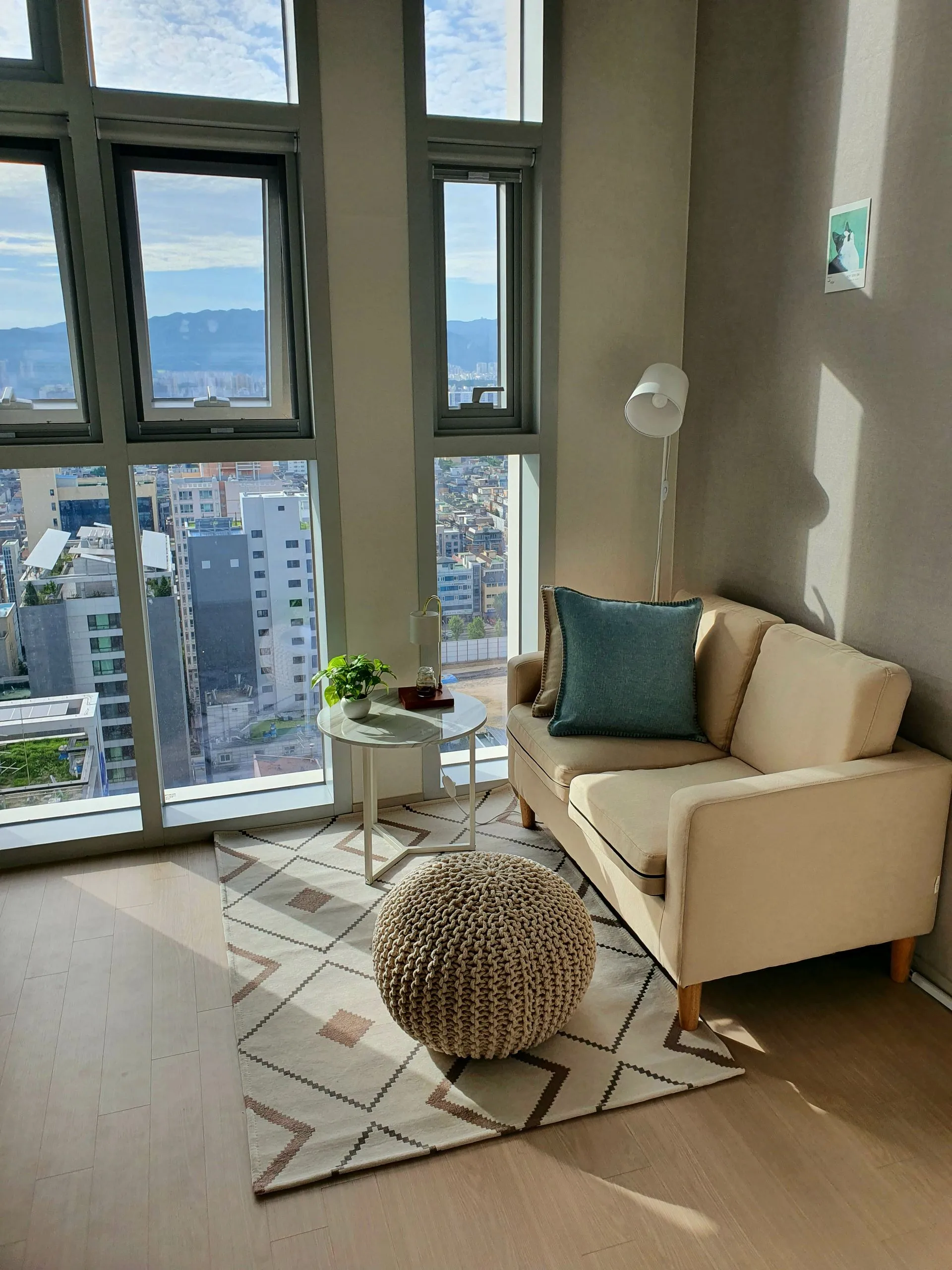 Bangi-dong Transit-Friendly 1-Bedroom Loft