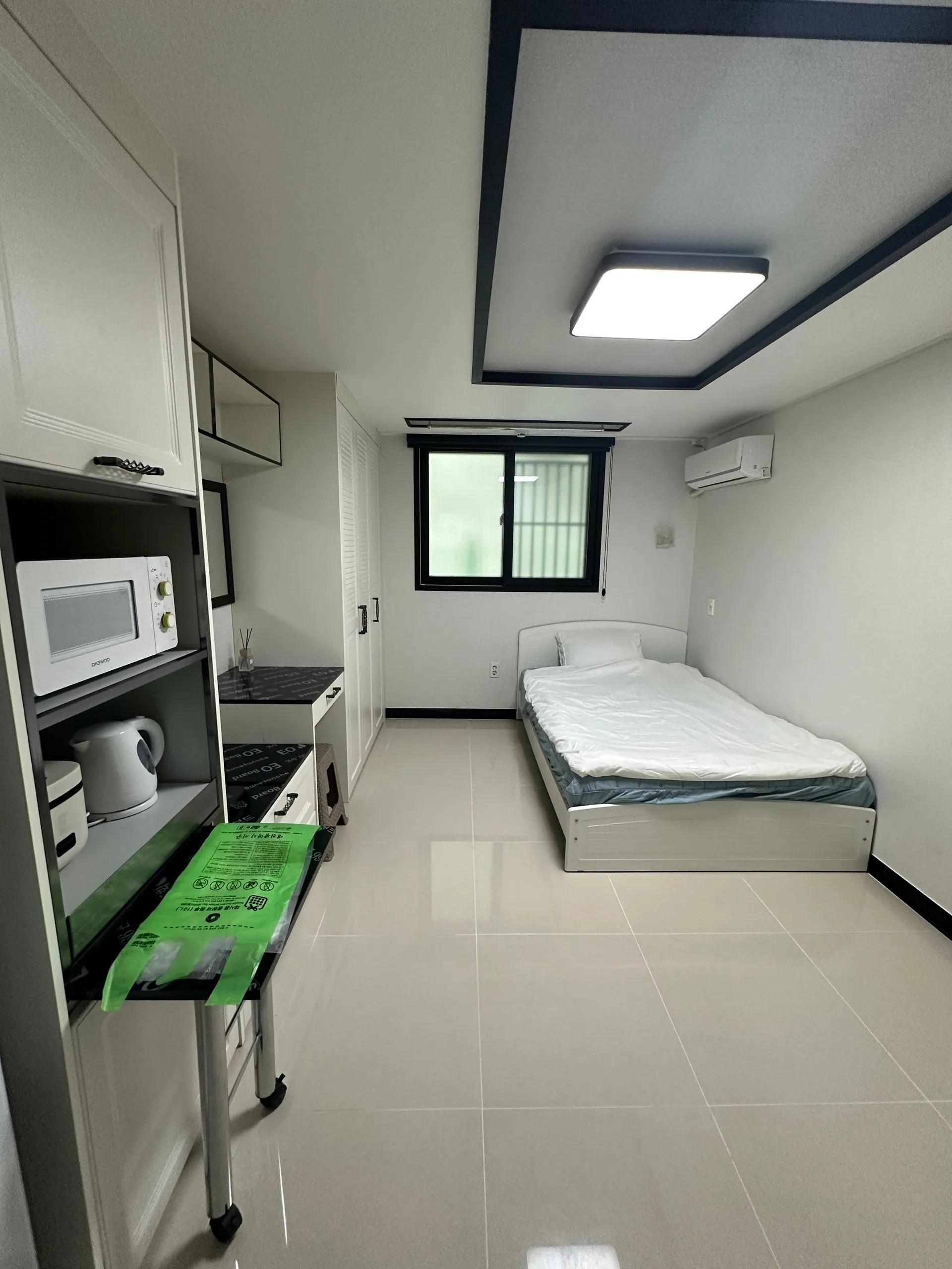 Dunsan-dong Transit-Friendly One-Bedroom House