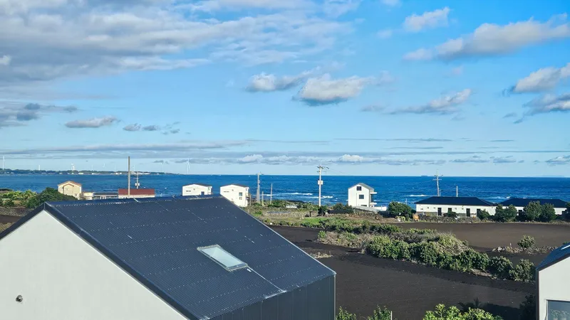 [Gujwa, Jeju] A detached house with a beautiful view of the sea, stone walls, and fields, 30 seconds from the entrance to the complex. 21