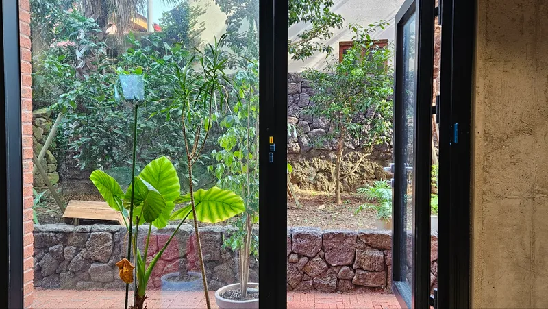 [Daejeong, Seogwipo] Entire 4th floor accommodation with a view of the ocean and Sanbangsan Mountain 98