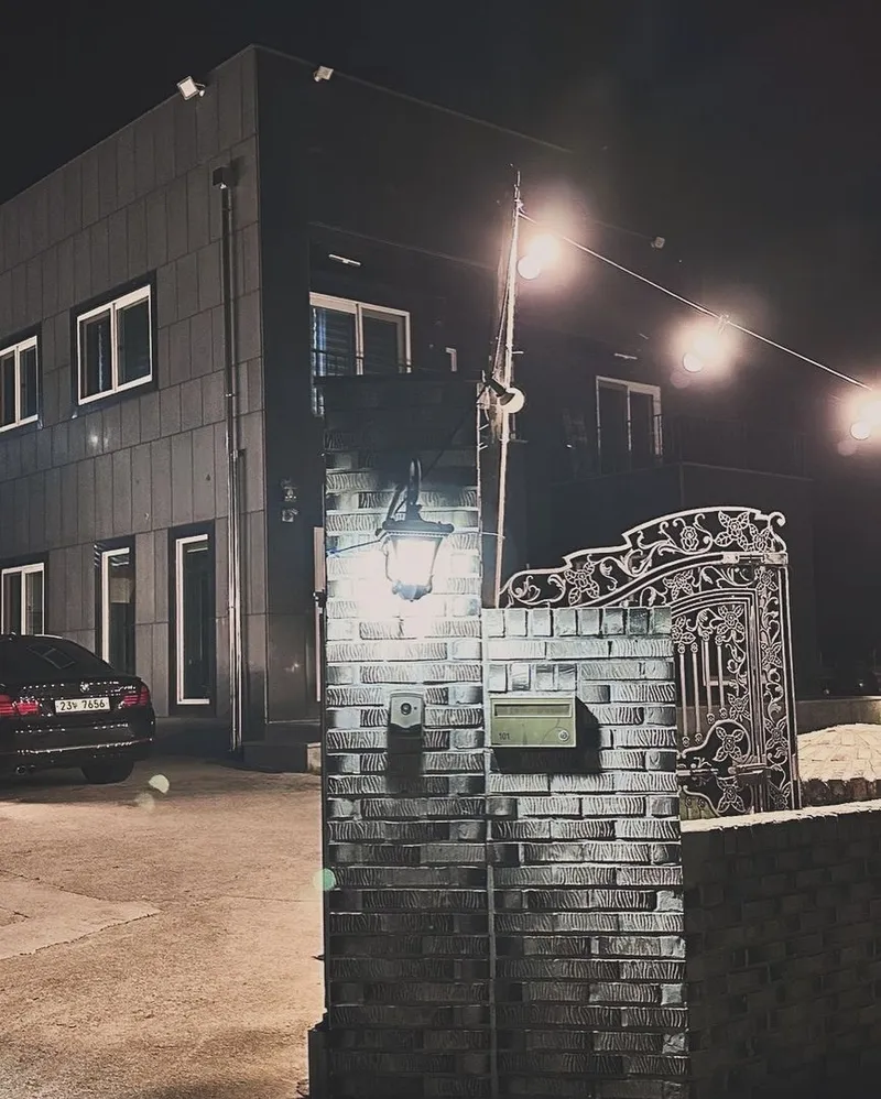 [Hamyang] A two-story independent karaoke and barbecue place like a gallery in Nonview 12