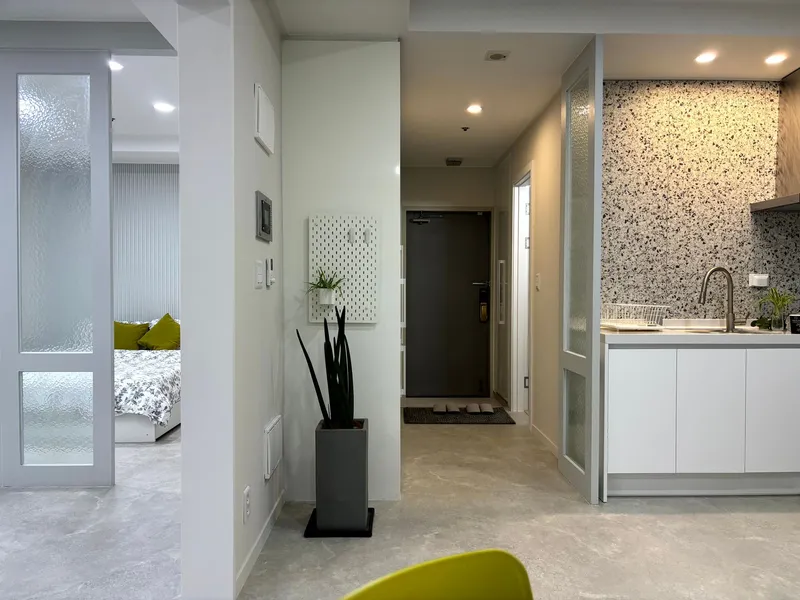 [Jongno, Seoul] 3 min walk from Cheonggyecheon to Sinseoldong Station #Triple station area #Remodeling 12