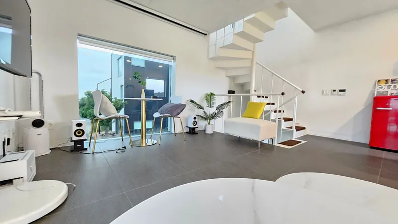 [Gujwa, Jeju] A detached house with a beautiful view of the sea, stone walls, and fields, 30 seconds from the entrance to the complex. 63
