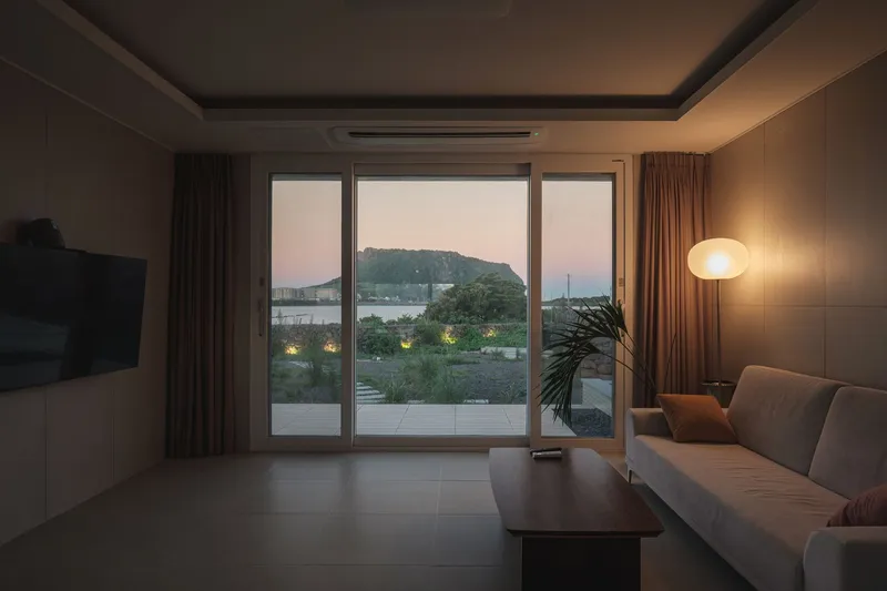 [Seongsan, Seogwipo] Stay with a view of Seongsan Sunrise Peak #Seongsan Sunrise Peak #View Restaurant B 34