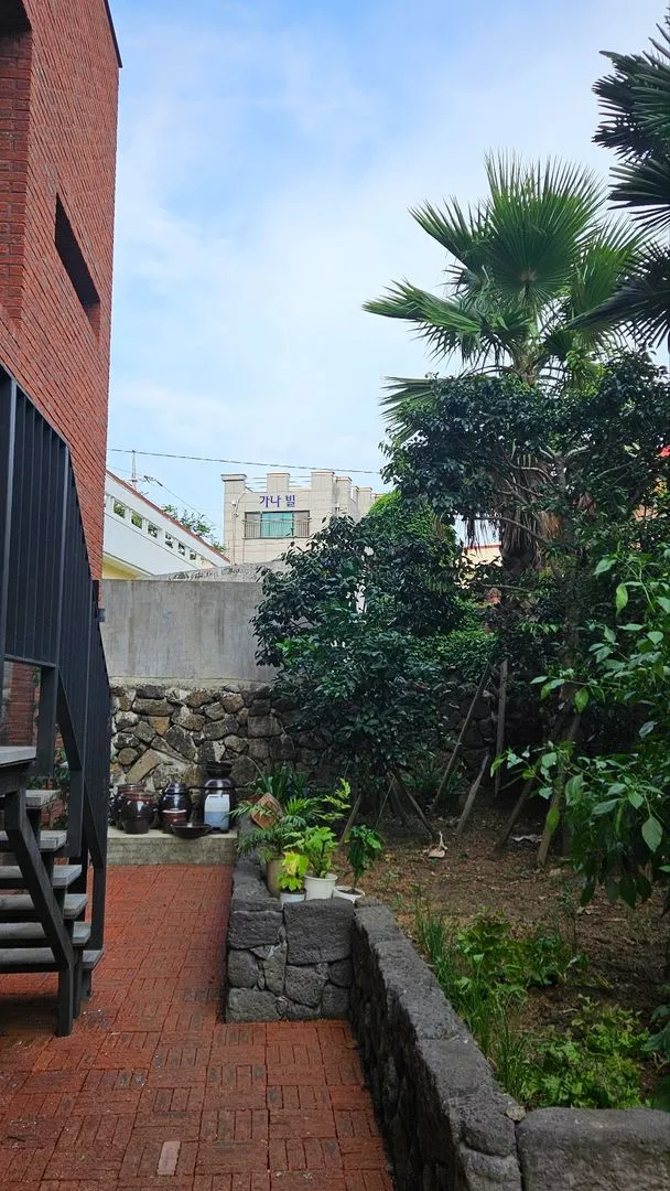 [Daejeong, Seogwipo] Entire 4th floor accommodation with a view of the ocean and Sanbangsan Mountain 93