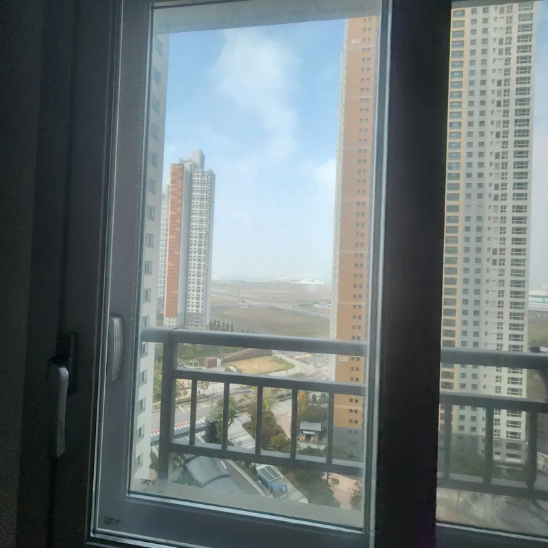 [Yeonsu, Incheon] 10-person ocean view full air conditioning 35 pyeong newly built 4-room apt 53