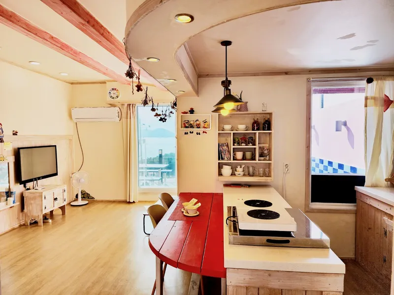 [Namhae] A pool villa accommodation with a wide-open ocean view and charming, fairytale-like decor. 6