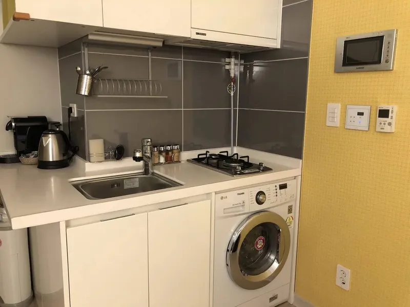 [Yuseong, Daejeon] Fully-furnished officetel with parking available near Yuseong Hot Springs Station 8