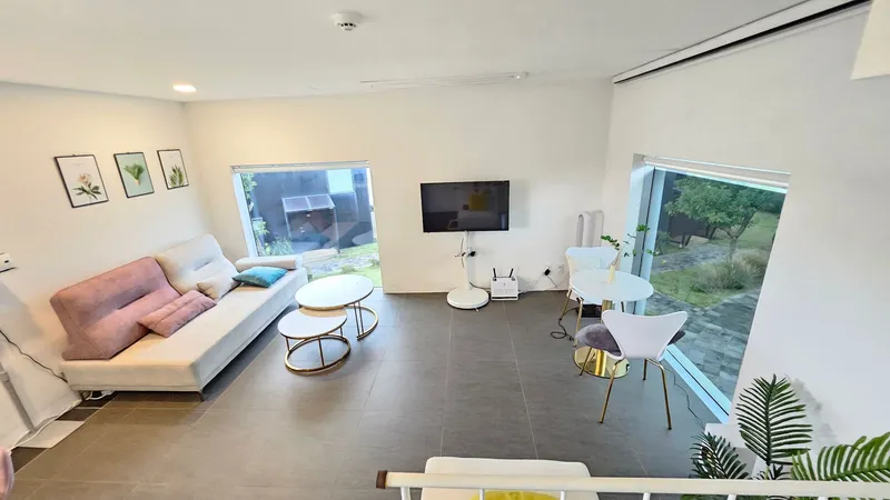 [Gujwa, Jeju] A detached house with a beautiful view of the sea, stone walls, and fields, 30 seconds from the entrance to the complex. 59