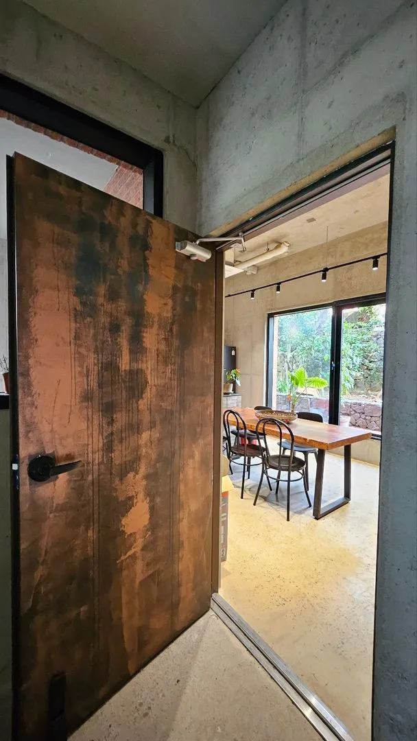 [Daejeong, Seogwipo] Entire 4th floor accommodation with a view of the ocean and Sanbangsan Mountain 99
