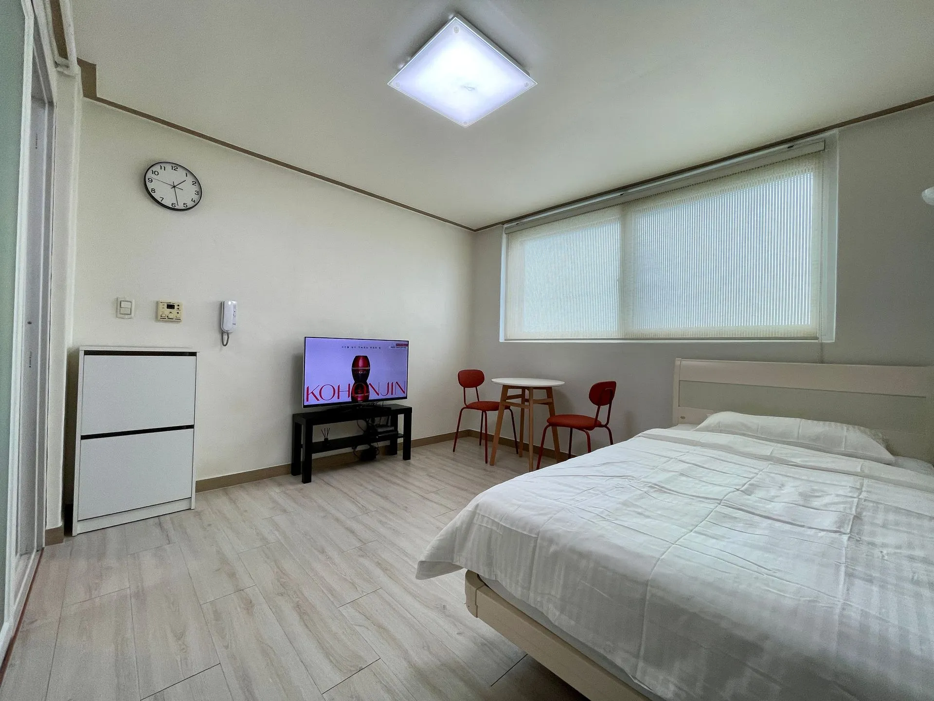 Woncheon-dong Transit-Friendly One-Bedroom House