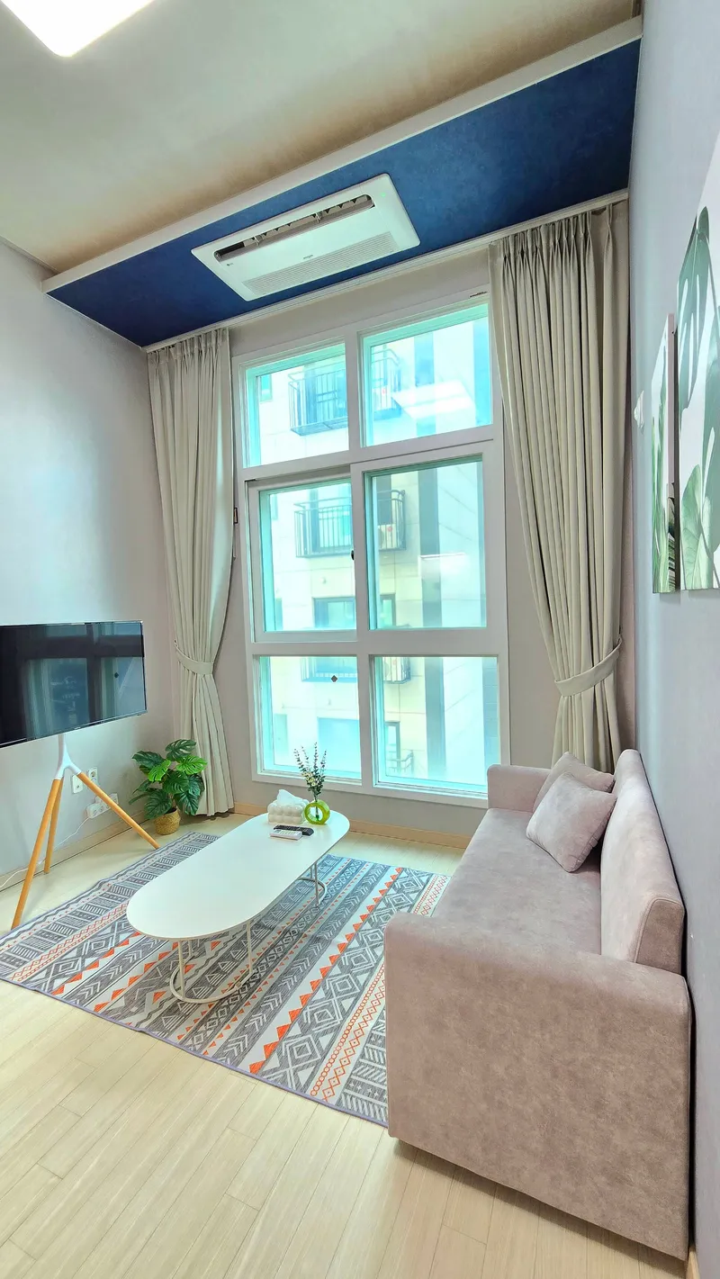 [Gangseo, Seoul] Stay for single life with high ceiling and glass windows 8