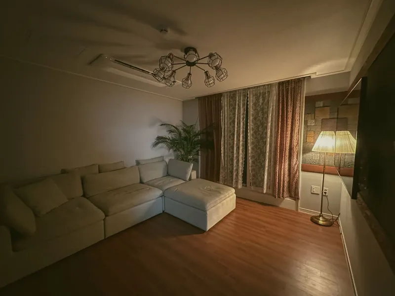 [Gujwa, Jeju] Up to 10 people, 2nd floor pool villa, emotional independent house, kids, family accommodation 10