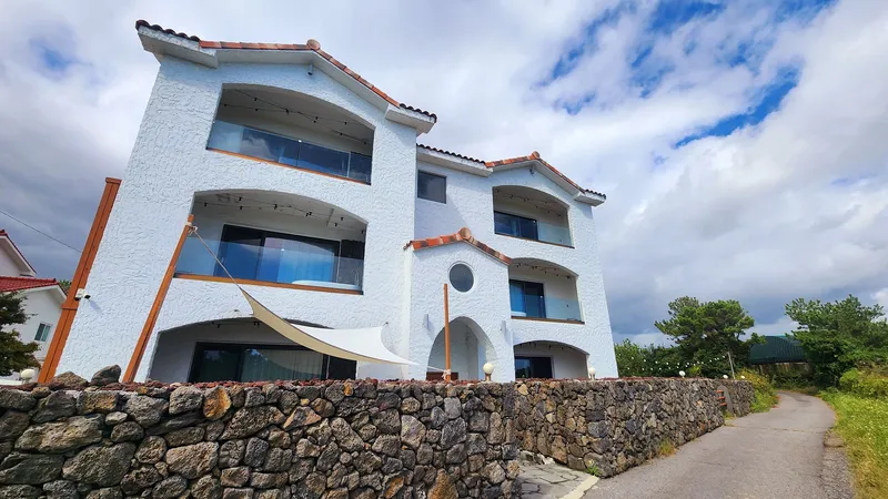 [Namwon, Seogwipo] Terrace Bathtub + Beautiful Ocean View Emotional Accommodation 3F-A 3