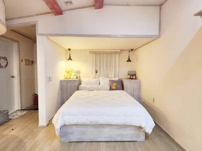 [Namhae] A pool villa accommodation with a wide-open ocean view and charming, fairytale-like decor. 7