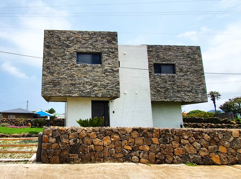 [제주 구좌] 제주돌담과 넓은 마당이 예쁜 2층 독채 16