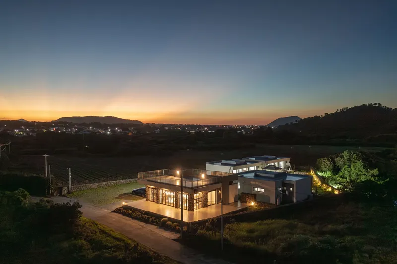 [Seongsan, Seogwipo] Stay with a view of Seongsan Sunrise Peak #Seongsan Sunrise Peak #View Restaurant B 12