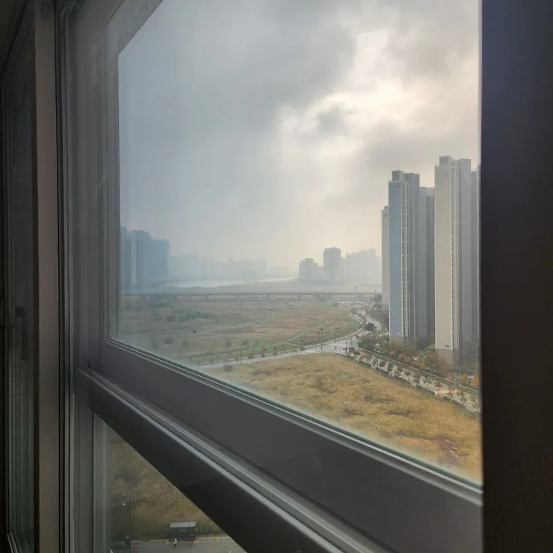[Yeonsu, Incheon] 10-person ocean view full air conditioning 35 pyeong newly built 4-room apt 49