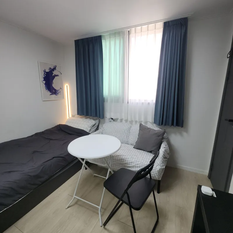 [Suyeong, Busan] 3 minutes walk from Gwangan Station, 10 minutes walk from the beach, excellent transportation and commercial district, full options 4