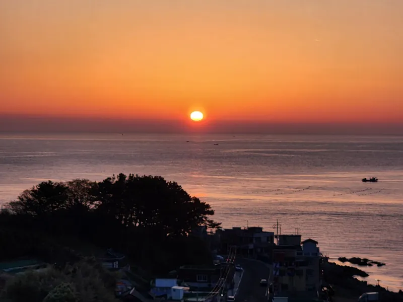[Yeongdeok] Ocean view, sunrise ocean view 26 pyeong two-room apartment 26