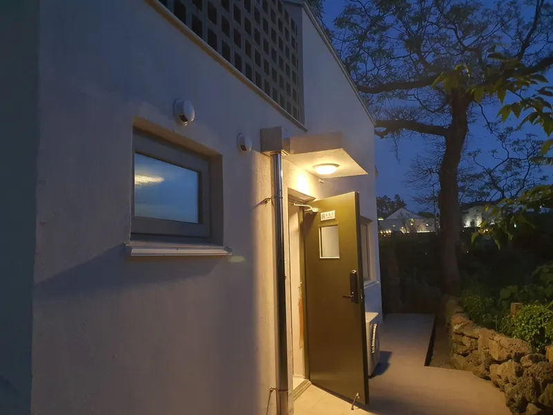 [Jocheon, Jeju] Fantastic sunset outside the window of Seonheul Jungsangan duplex pension 18