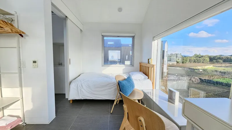 [Gujwa, Jeju] A detached house with a beautiful view of the sea, stone walls, and fields, 30 seconds from the entrance to the complex. 8