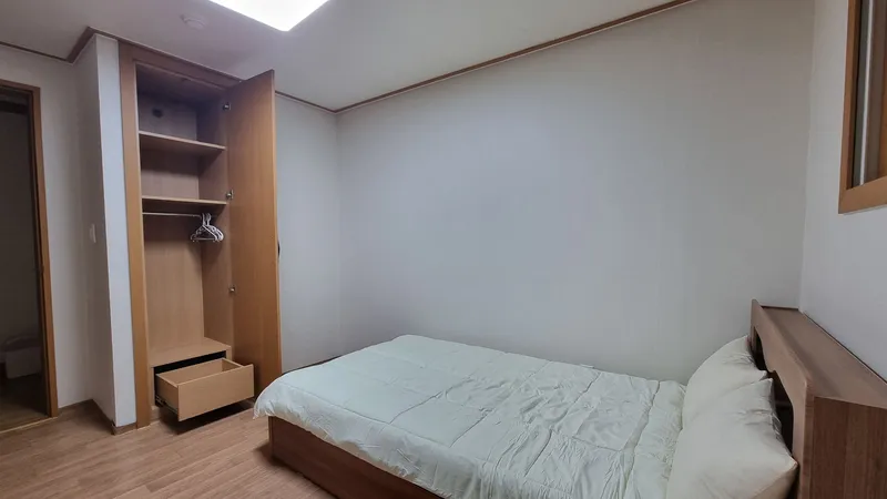 [Pyeongtaek] Body Only 3 Room Parking Full Option 3