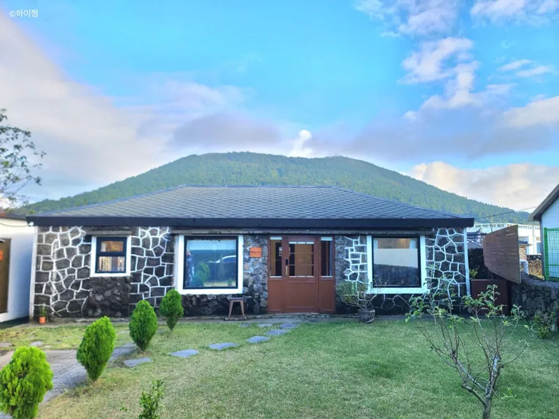 [Hallim, Jeju] Stone house with Geumosan #Two-room/Private Jacuzzi/High stone wall 44