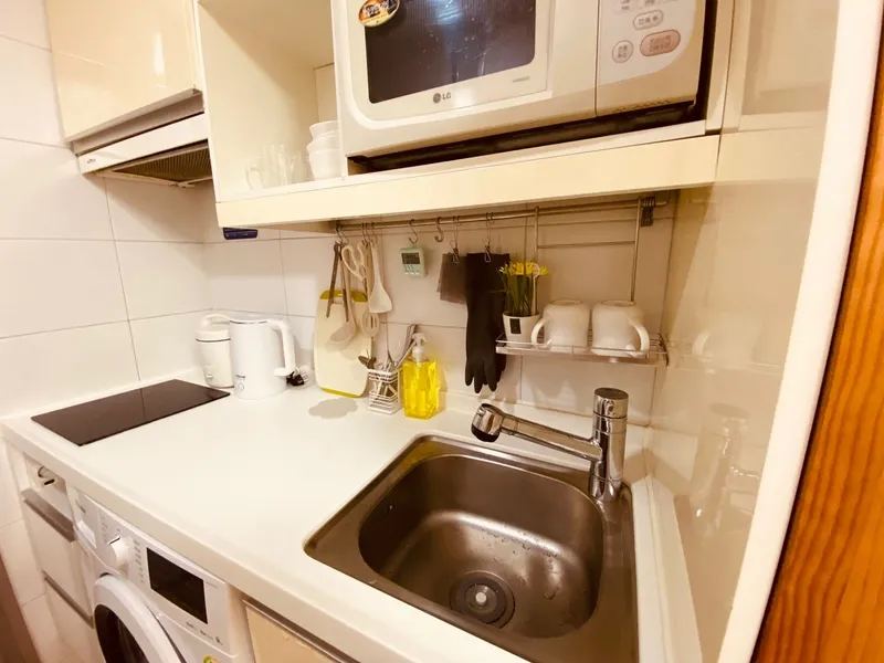 [Gangnam, Seoul] 2 minutes from COEX, Samseong Station, Daechi-dong Academy Street 15