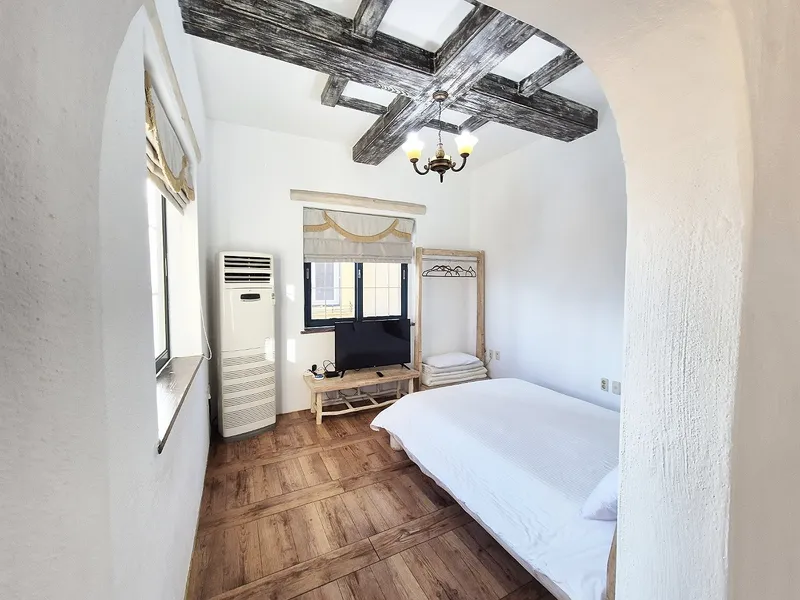[Topyeong-dong, Seogwipo] #Breakfast #1PetFree Ocean View Yard Accommodation Everseaside 2
