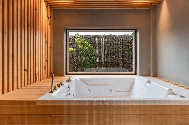 [Aewol, Jeju] Aewol Coastal Road Cypress Spa Room Ocean View Accommodation 15