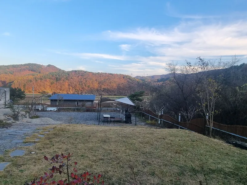 [Chuncheon][Chuncheon, Gangwon-do] A small house with a yard along the Hongcheon River 25
