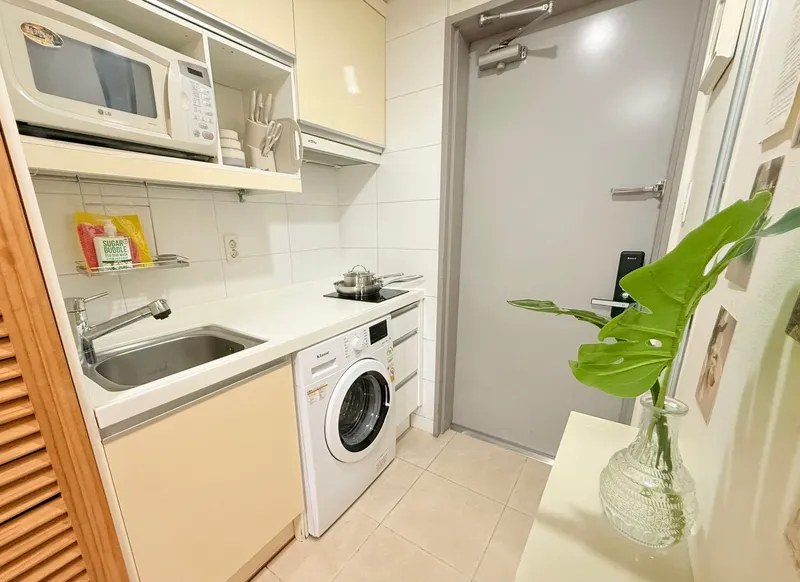 [Gangnam, Seoul] 2-minute officetel from Samsung Station 8