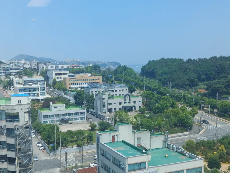 [Donghae] Room 1121 Latex Queen Bed, Mukho Port View 11