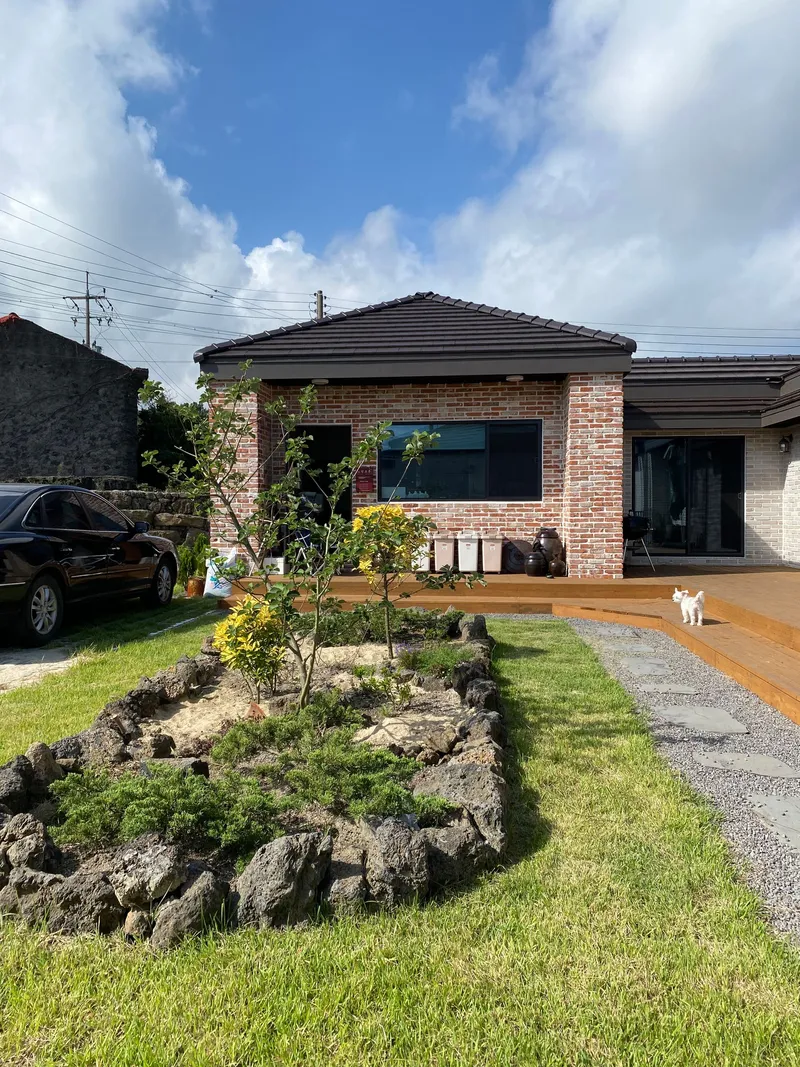 [Gujwa, Jeju] A Slow Dong_Jacuzzi Accommodation_ Stone Wall Field Wall Quiet Village View/Independent House/Breakfast 65
