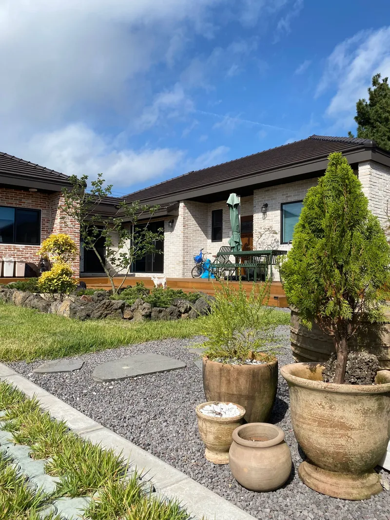 [Gujwa, Jeju] A Slow Dong_Jacuzzi Accommodation_ Stone Wall Field Wall Quiet Village View/Independent House/Breakfast 64