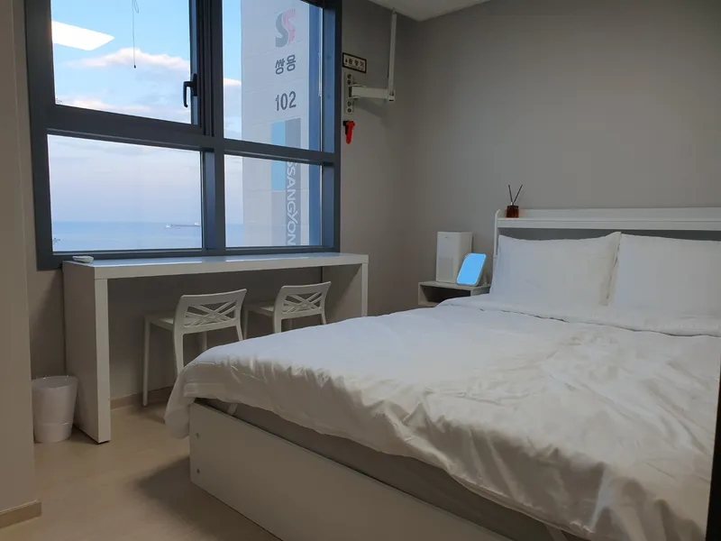 [Donghae] Room 708 Latex Twin Bed Ocean View (New Room) 10