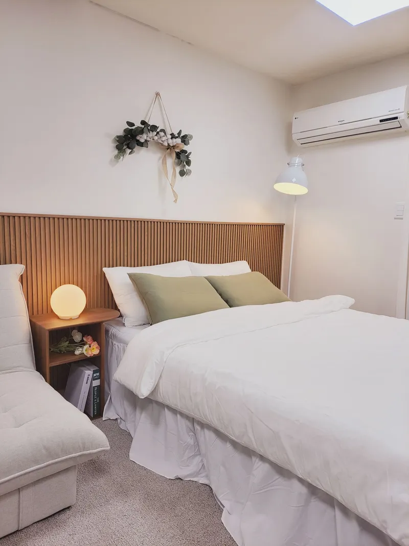 [Busanjin, Busan][Near Seomyeon] Cozy Wood / Cooking Available / High-rise Night View / Bathtub / Jeonpo Cafe Street 8
