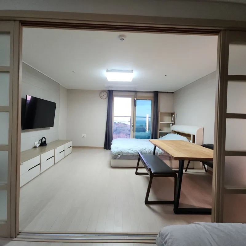 [제주 조천] 함덕 시원한 바다가 보이는 1.5룸 퀸침대 2개 17