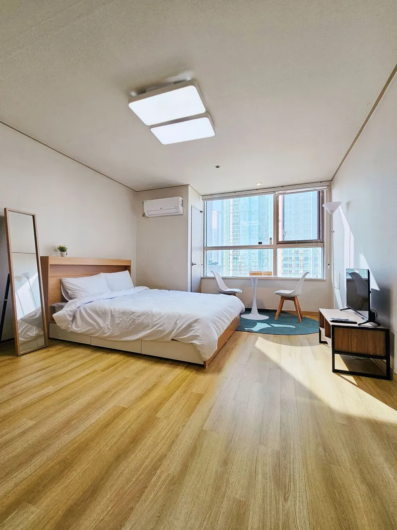 [Mapo, Seoul] Hongdae Mangwon Transportation Best in Front of Hapjeong Station 2