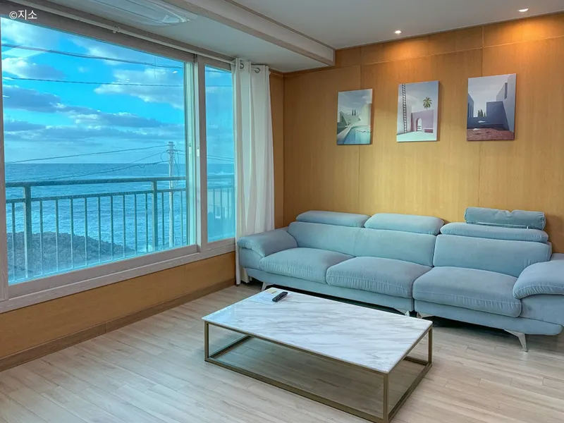 [Hallim, Jeju][Jeju Hyeopjae] Ocean view right in front of the sea Biyangdo Sunset view independent house 2nd floor 3